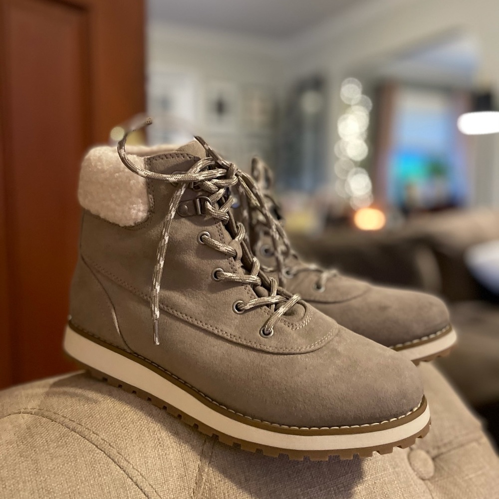 Brand new Old Navy Fall/Winter fashion boots